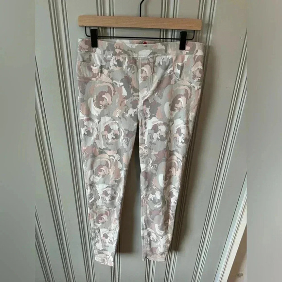 SPANX BLUSH BLOOM Jeanish Leggings Floral Pink and Grey Skinny, Size Large - Picture 3 of 10